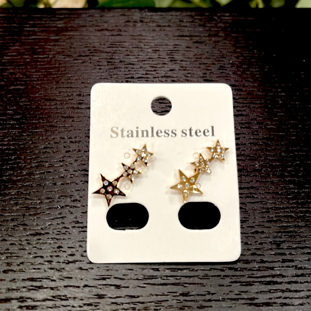 Stainless steel 3 star earrings- will not tarnish